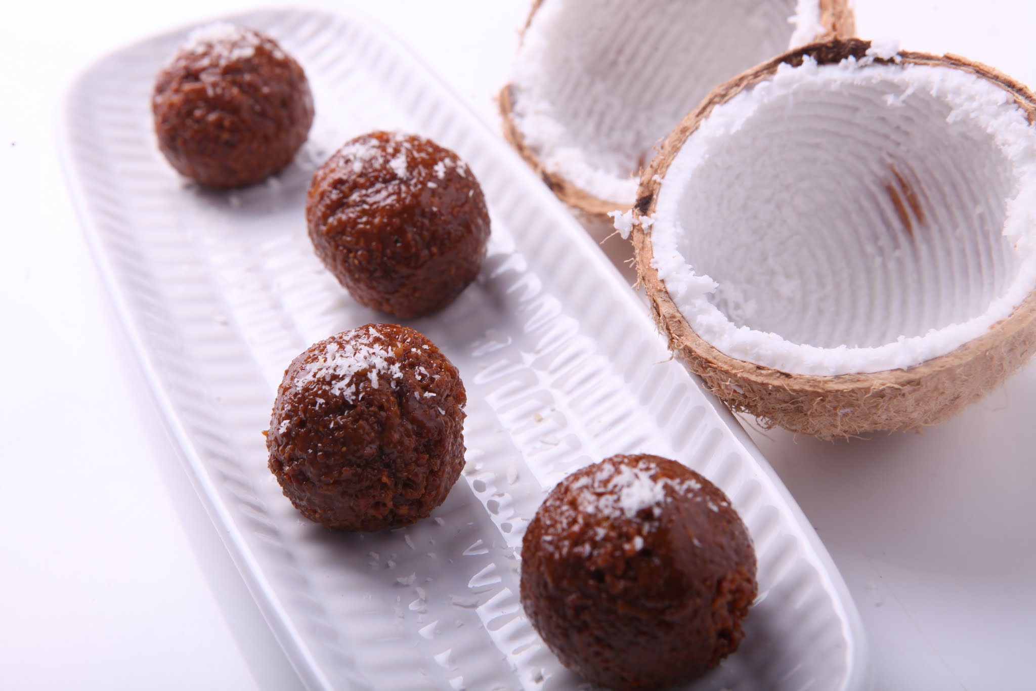 Coconut laddu, Coconut laddu with jaggery, Recipe of coconut and jaggery la...