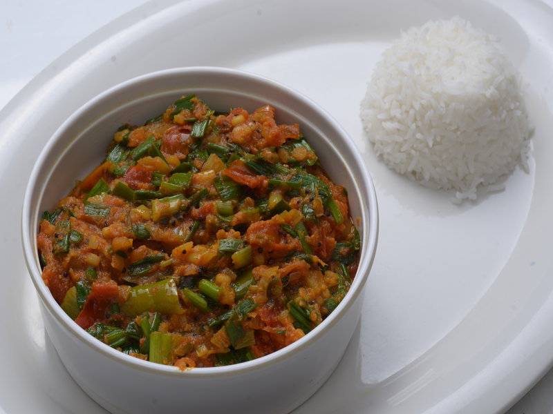 Spring onion Tomato Curry